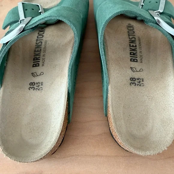Birkenstock Arizona style in Shimmering Thyme suede. - Picture 8 of 8